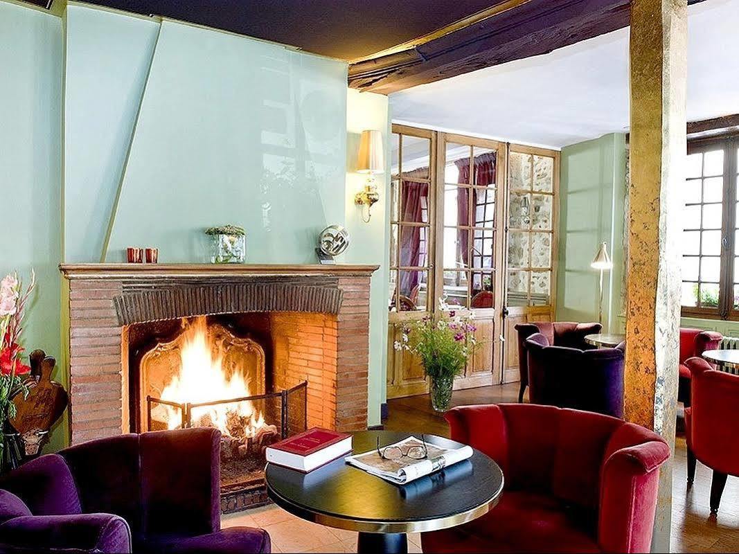 Logis - Hotel & Restaurant Du Tribunal Мортань-о-Перш Экстерьер фото